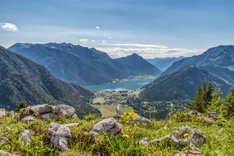 Blick vom Feilkopf über Pertisau und den Achensee