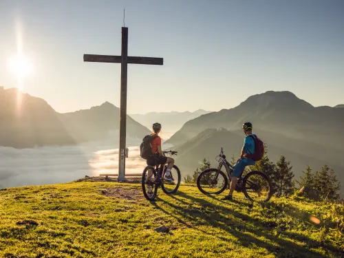 Mit Leichtigkeit auf den Gipfel mit E-Bikes vom Hotel Post am See